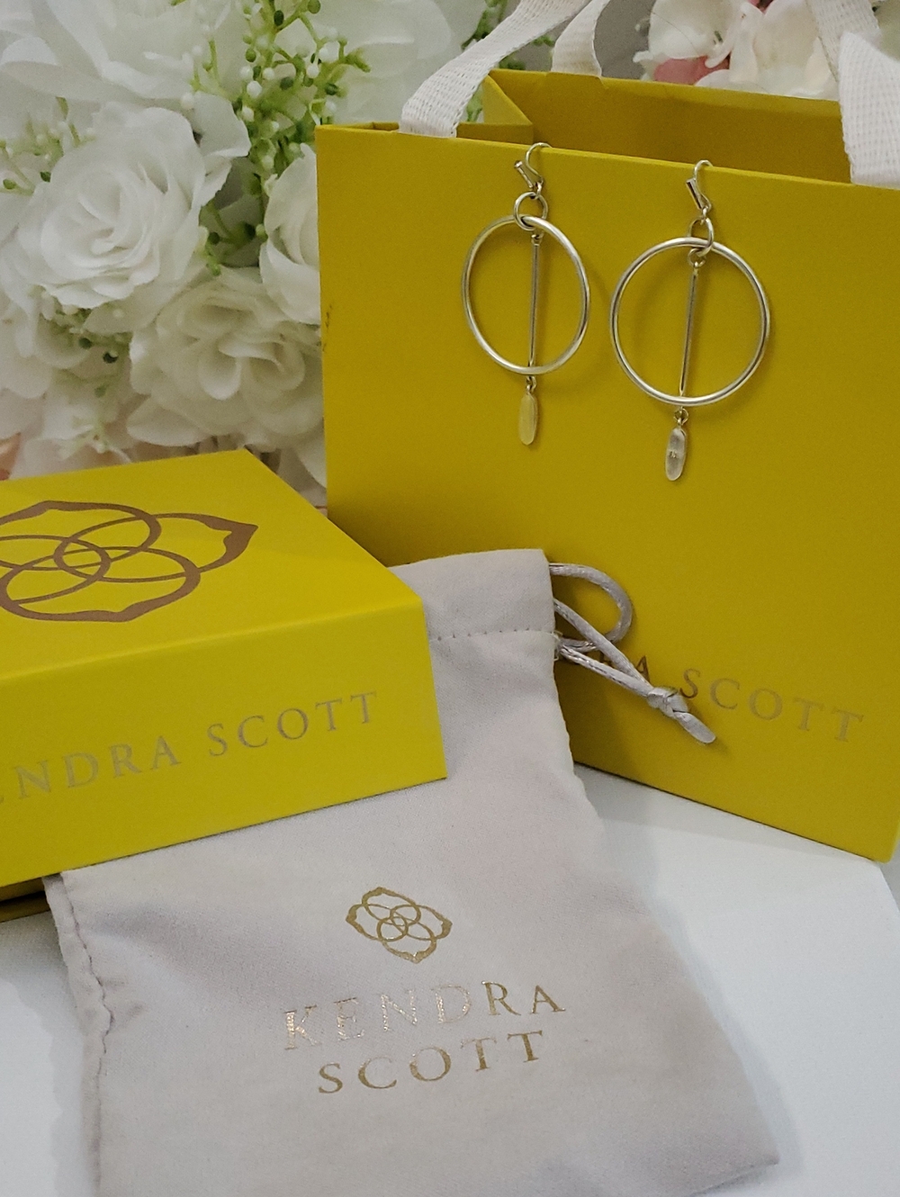 NWB  Kendra Scott Nalani Open Frame Hoop Earrings Gold |